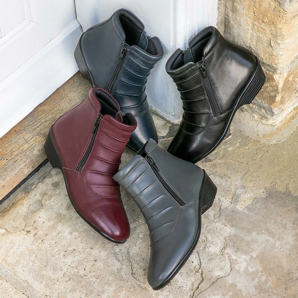 Pavers Women's Sleek Leather Ankle Boots - KF34007 / 320 900 / 320 900 Wide Fit 31 Pavers Women's Sleek Leather Ankle Boots - KF34007 / 320 900 / 320 900 Wide Fit