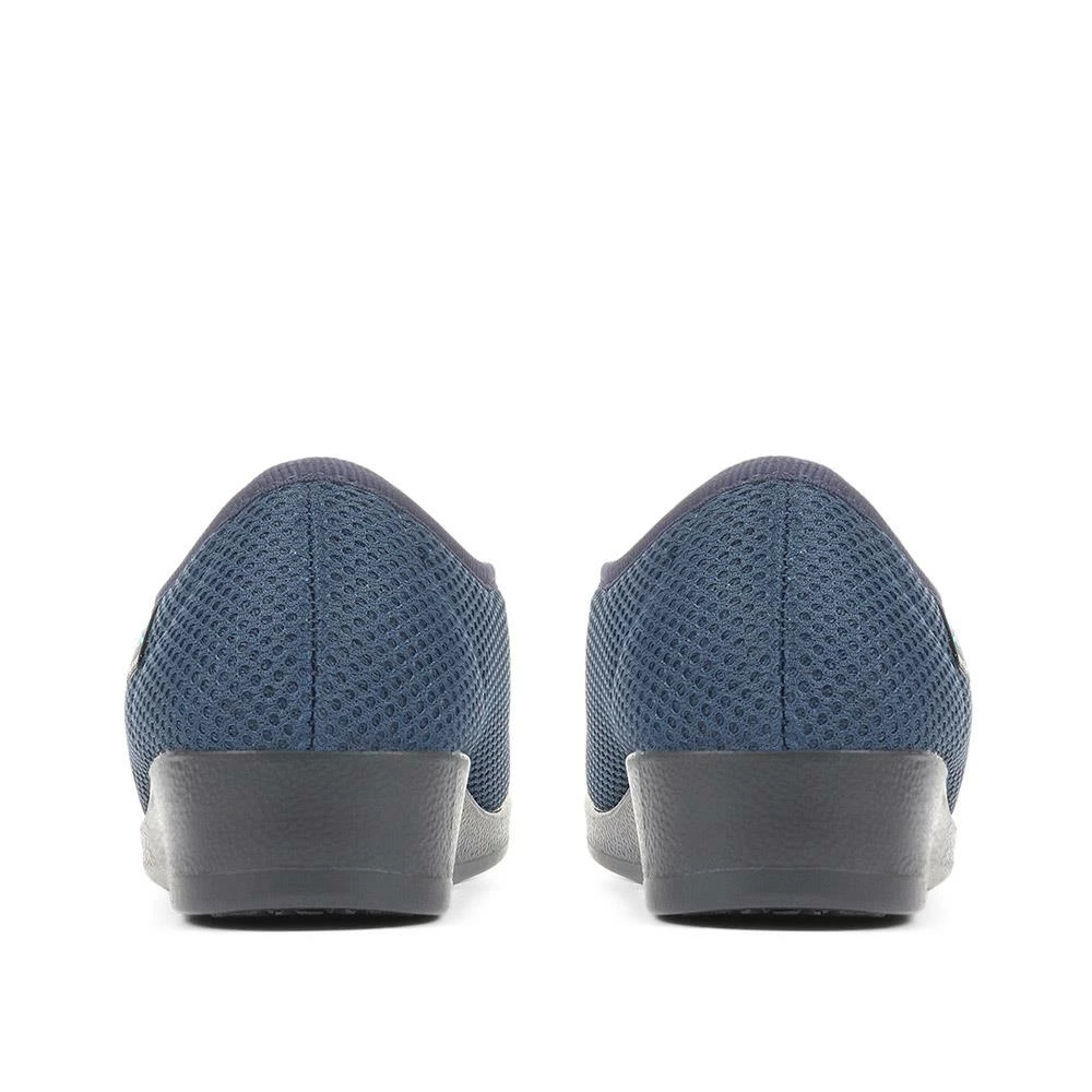 Fly Flot Lightweight Slippers - FLY35045 / 321 255 16 Fly Flot Lightweight Slippers - FLY35045 / 321 255