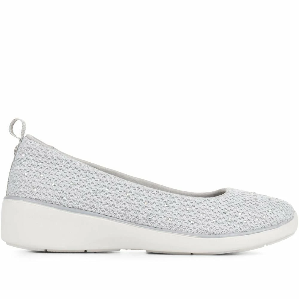 Pavers Wide Fit Trainer Pumps - BRK35069 / 321 930 9 Pavers Wide Fit Trainer Pumps - BRK35069 / 321 930