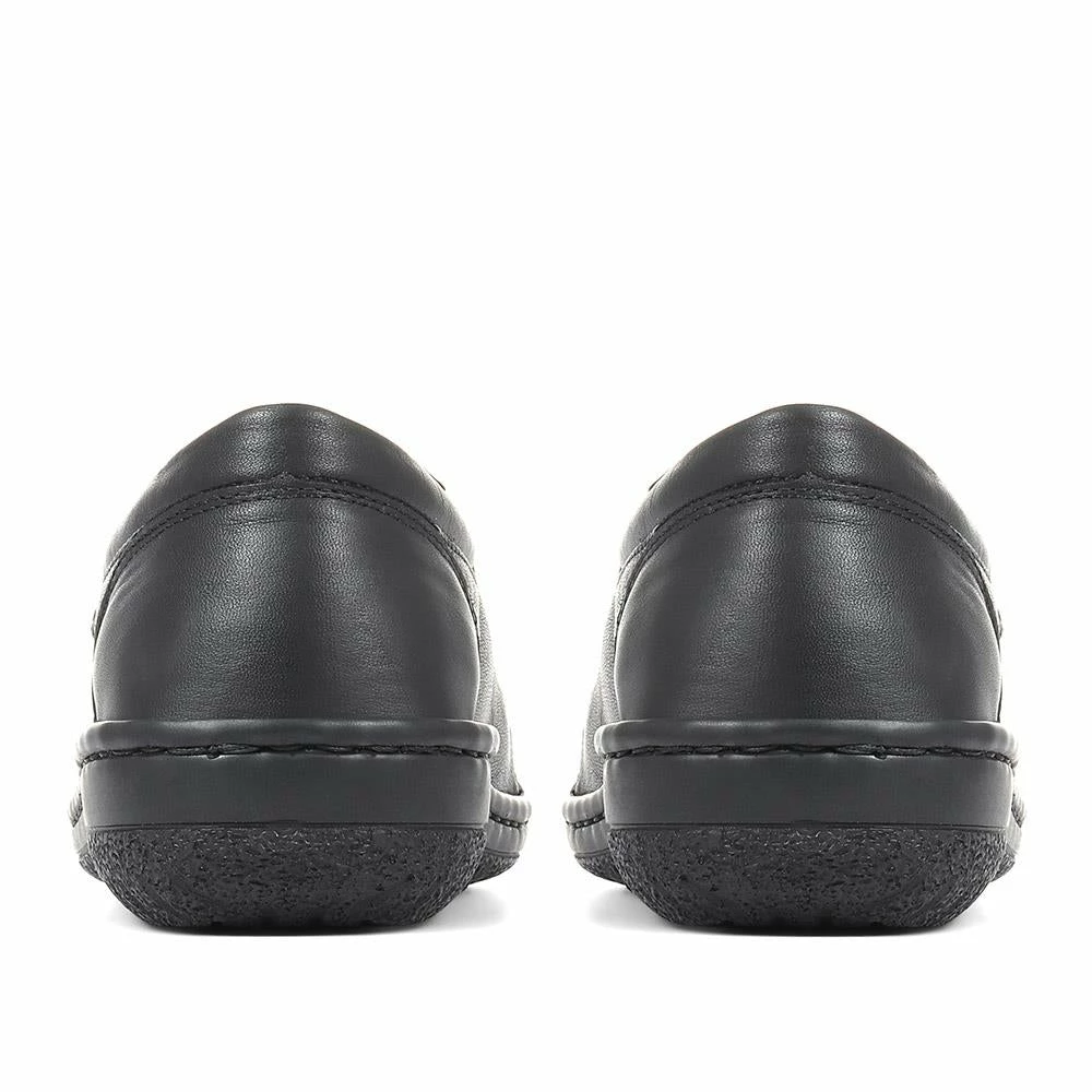 Pavers Slip-On Leather Shoes - DRTMA35011 / 322 102 5 Pavers Slip-On Leather Shoes - DRTMA35011 / 322 102