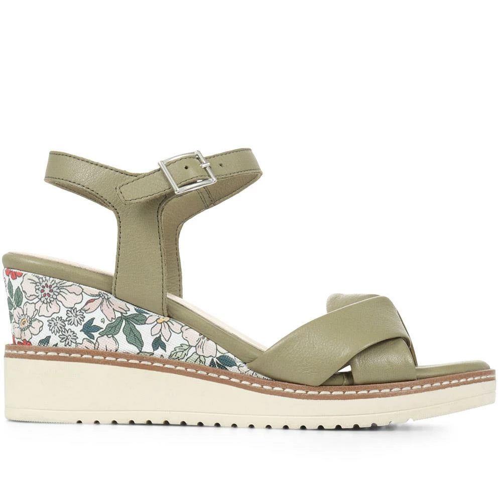 Pavers Heeled Wedge Sandals - MKOC35007 / 322 191 9 Pavers Heeled Wedge Sandals - MKOC35007 / 322 191