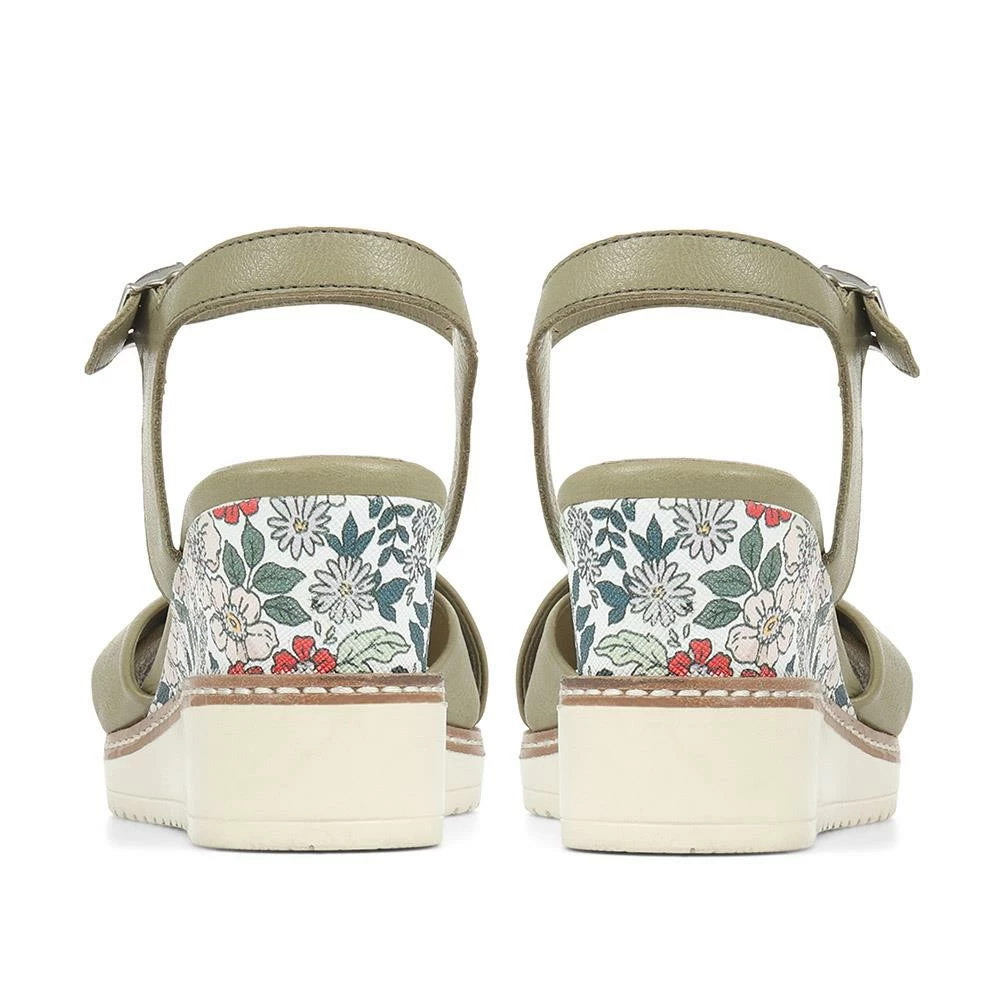 Pavers Heeled Wedge Sandals - MKOC35007 / 322 191 10 Pavers Heeled Wedge Sandals - MKOC35007 / 322 191