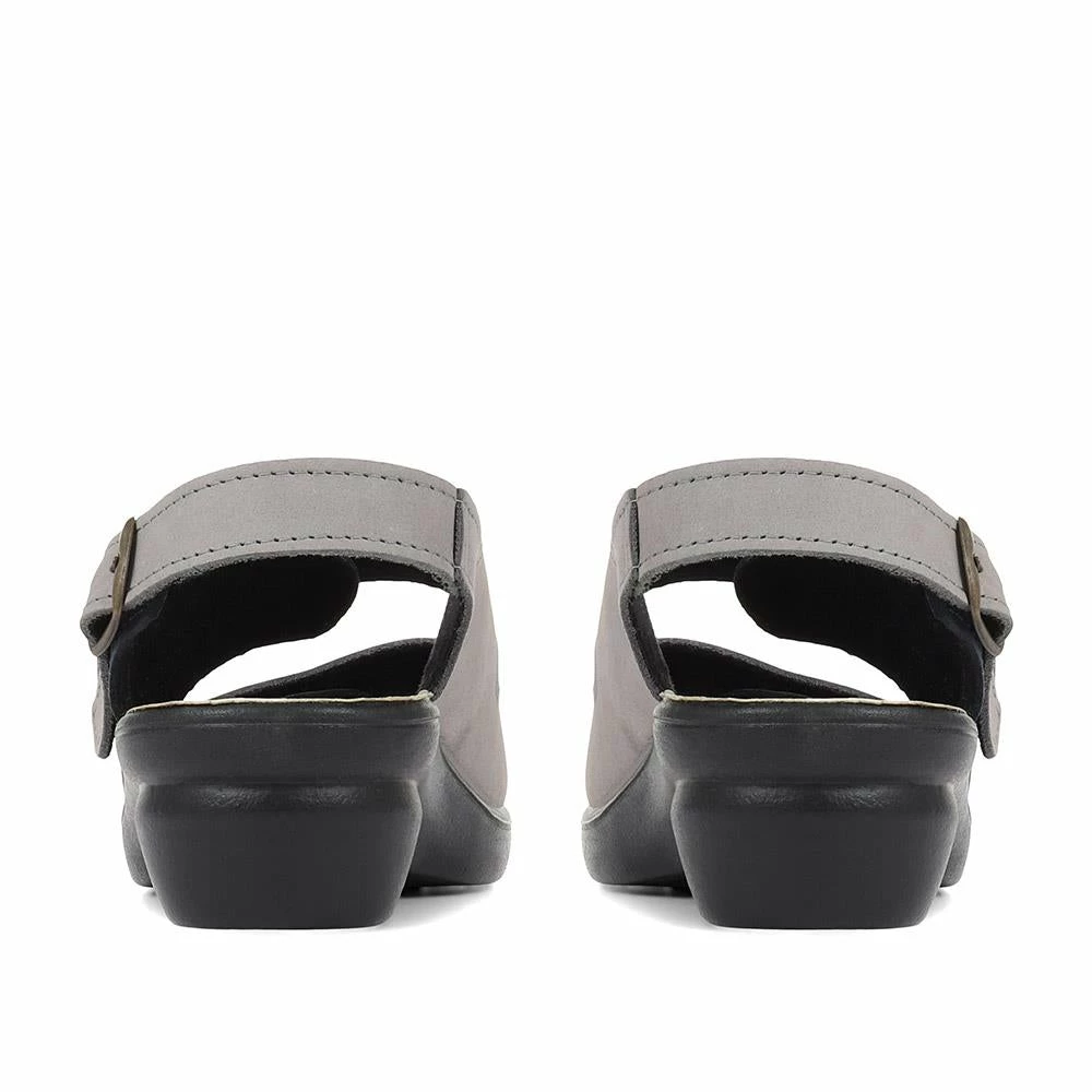Pavers Fully Adjustable Leather Sandals - POLY35003 / 321 698 9 Pavers Fully Adjustable Leather Sandals - POLY35003 / 321 698