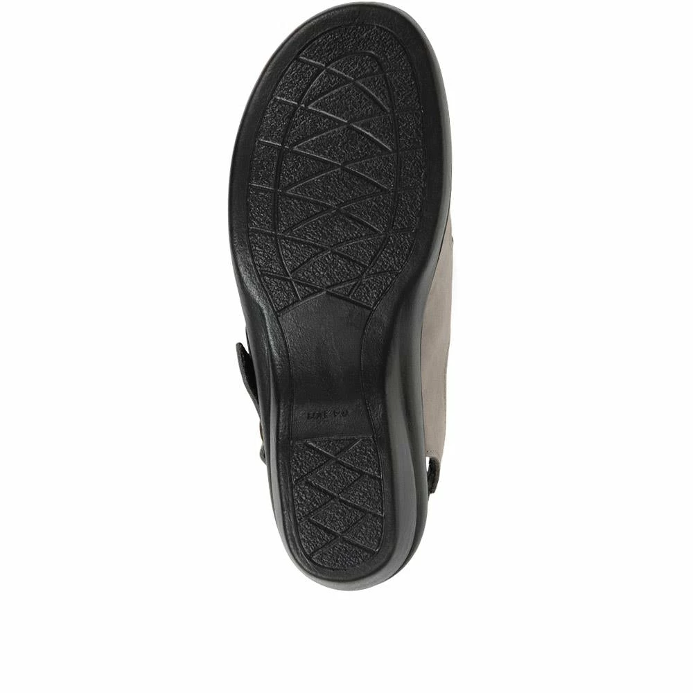 Pavers Fully Adjustable Leather Sandals - POLY35003 / 321 698 11 Pavers Fully Adjustable Leather Sandals - POLY35003 / 321 698