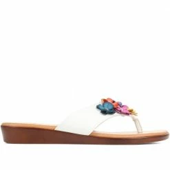 Pavers Embellished Toe Post Sandals - CLUBS35001 / 321 719 14 Pavers Embellished Toe Post Sandals - CLUBS35001 / 321 719