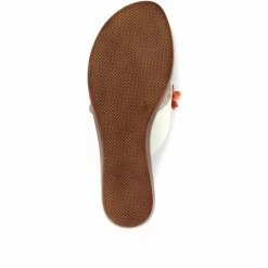 Pavers Embellished Toe Post Sandals - CLUBS35001 / 321 719 17 Pavers Embellished Toe Post Sandals - CLUBS35001 / 321 719