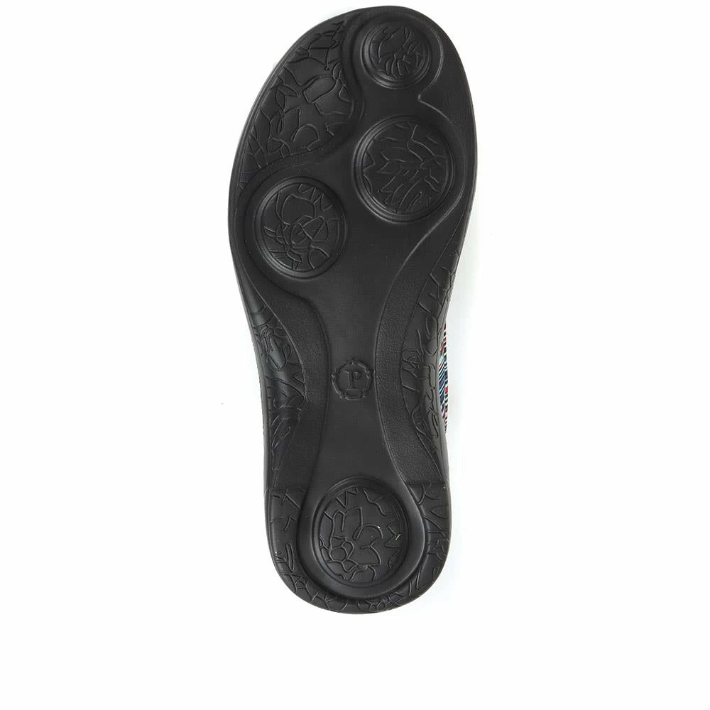 Pavers Wide Fit Slip-On Trainer Pumps - BRK33049 / 320 627 24 Pavers Wide Fit Slip-On Trainer Pumps - BRK33049 / 320 627