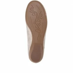 Pavers Wide Fit Slip On Pump - WBINS26029 / 310 595