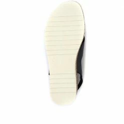 Pavers Leather Cross-Over Sandals - MKOC33005 / 320 053