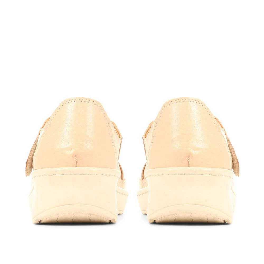 Pavers Comfortable Leather Shoes - ESFA35001 / 322 198 9 Pavers Comfortable Leather Shoes - ESFA35001 / 322 198