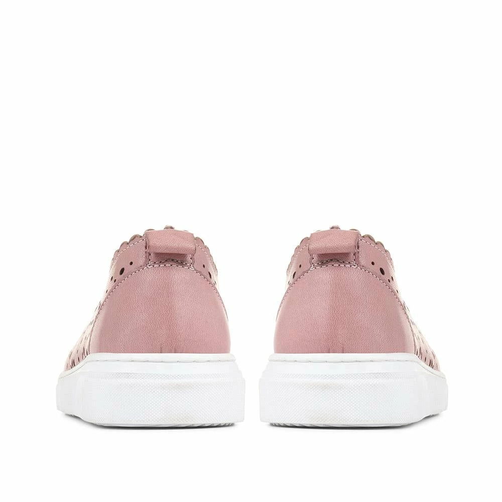 Bellissimo Scalloped Edge Lace-Up Trainers - BELAKMER35008 / 322 252 8 Bellissimo Scalloped Edge Lace-Up Trainers - BELAKMER35008 / 322 252
