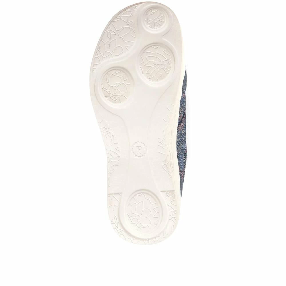 Pavers Shoes Wide Fit Bungee Trainer Pumps - BRK33051 / 320 628 32 Pavers Shoes Wide Fit Bungee Trainer Pumps - BRK33051 / 320 628