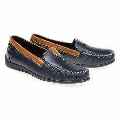 Pavers Leather Moccasin With Contrasting Trim - KEMP1752 / 126 432 28 Pavers Leather Moccasin With Contrasting Trim - KEMP1752 / 126 432