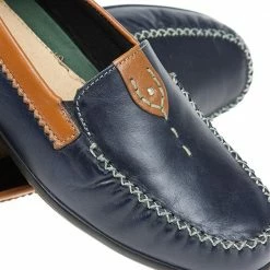 Pavers Leather Moccasin With Contrasting Trim - KEMP1752 / 126 432 30 Pavers Leather Moccasin With Contrasting Trim - KEMP1752 / 126 432