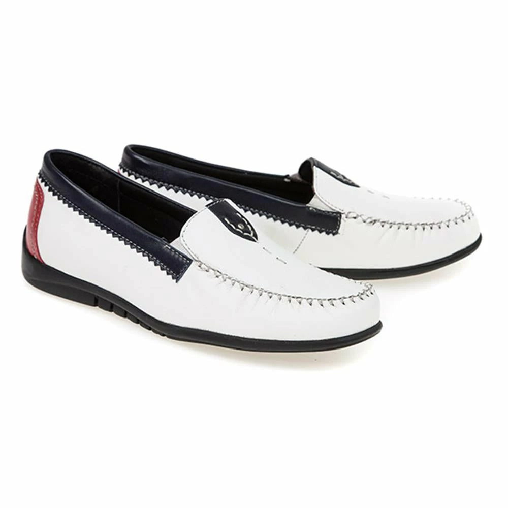 Pavers Leather Moccasin With Contrasting Trim - KEMP1752 / 126 432 13 Pavers Leather Moccasin With Contrasting Trim - KEMP1752 / 126 432