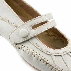 Pavers Leather Mary Jane With Stitch Detailing. - NAP1402 / 123 751
