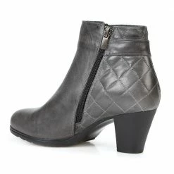 Pavers Quilted Ankle Boot - VED26002 / 310 630