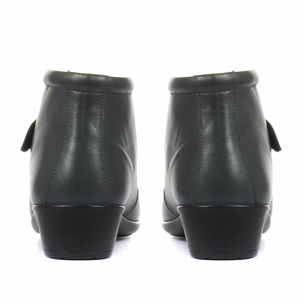 Pavers Wide Fit Leather Ankle Boots - KF28026 / 313 332 12 Pavers Wide Fit Leather Ankle Boots - KF28026 / 313 332