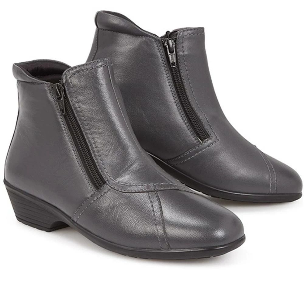 Pavers Wide Fit Leather Ladies Ankle Boot - HSKEMP1811 / 146 311 21 Pavers Wide Fit Leather Ladies Ankle Boot - HSKEMP1811 / 146 311