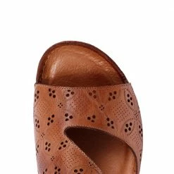 Pavers Leather Flat Sandals - KARY29011 / 315 353 40 Pavers Leather Flat Sandals - KARY29011 / 315 353