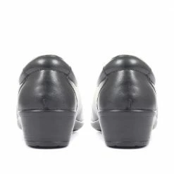 Pavers Leather Slip-On Shoe - KF30012 / 316 387