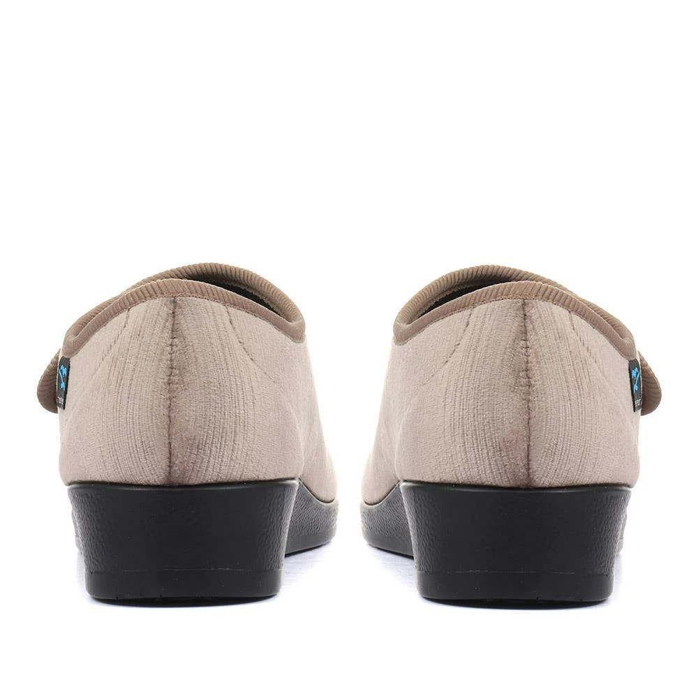 Fly Flot Adjustable Women's Slippers - FLY32019 / 318 594 14 Fly Flot Adjustable Women's Slippers - FLY32019 / 318 594