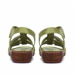 Pavers Leather T-Bar Sandals - LUCK33015 / 320 059