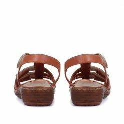 Pavers Leather T-Bar Sandals - LUCK33015 / 320 059