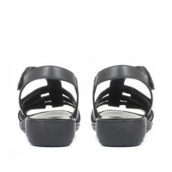 Pavers Leather T-Bar Sandals - LUCK33015 / 320 059