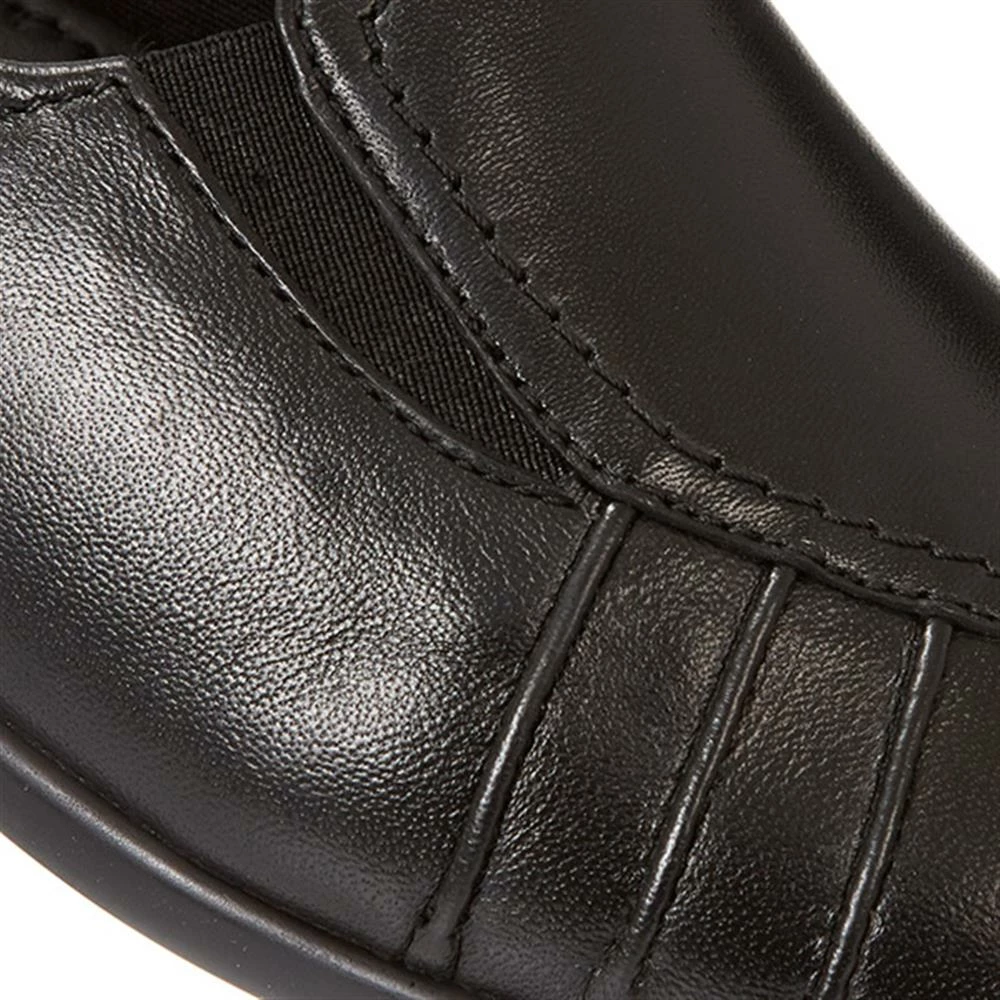 Pavers Wide Fit Leather Slip On With Pinched Stitch Strip - KEMP1800 / 145 950 9 Pavers Wide Fit Leather Slip On With Pinched Stitch Strip - KEMP1800 / 145 950