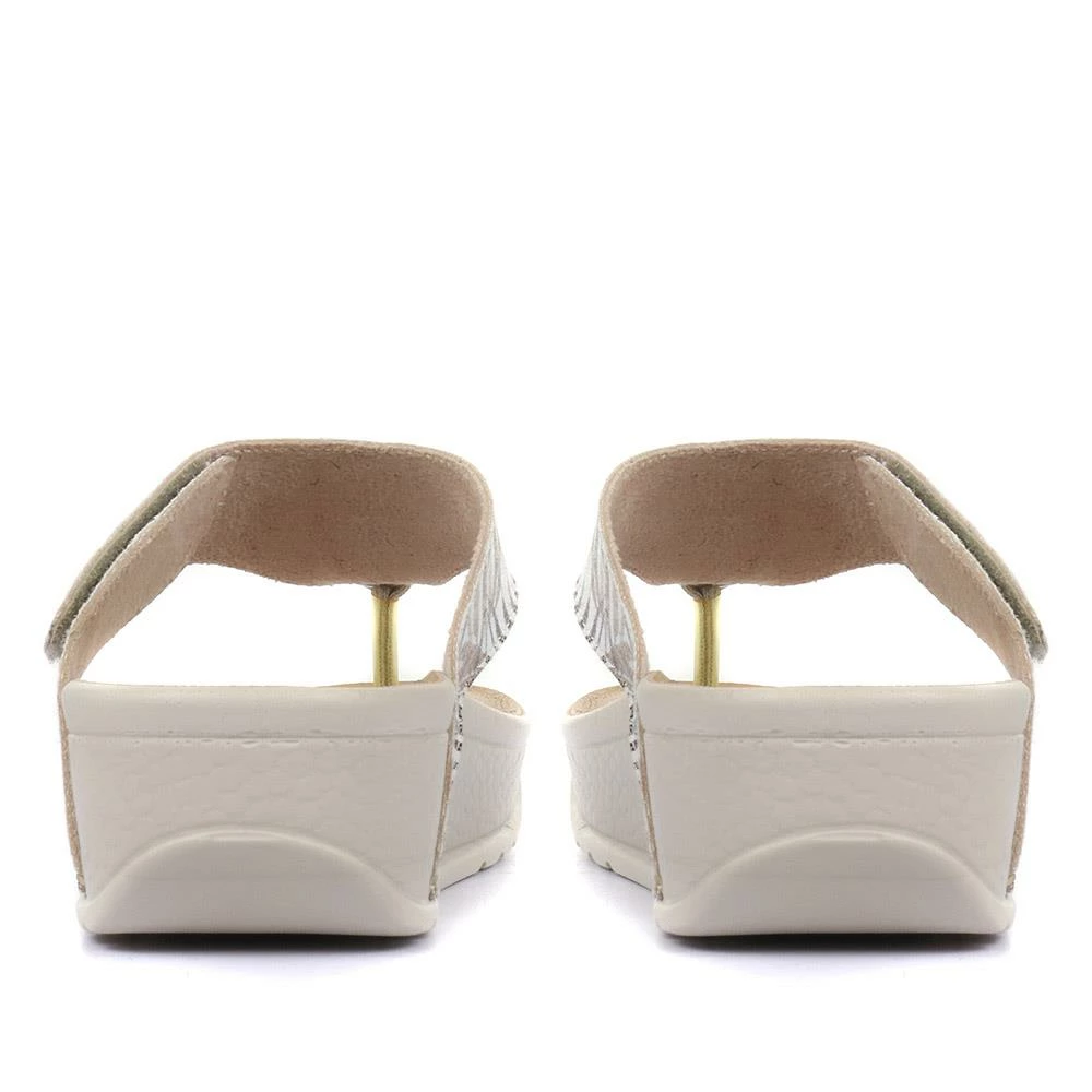 Fly Flot Wide Fit Toe Post Sandals - FLY33027 / 319 573 5 Fly Flot Wide Fit Toe Post Sandals - FLY33027 / 319 573