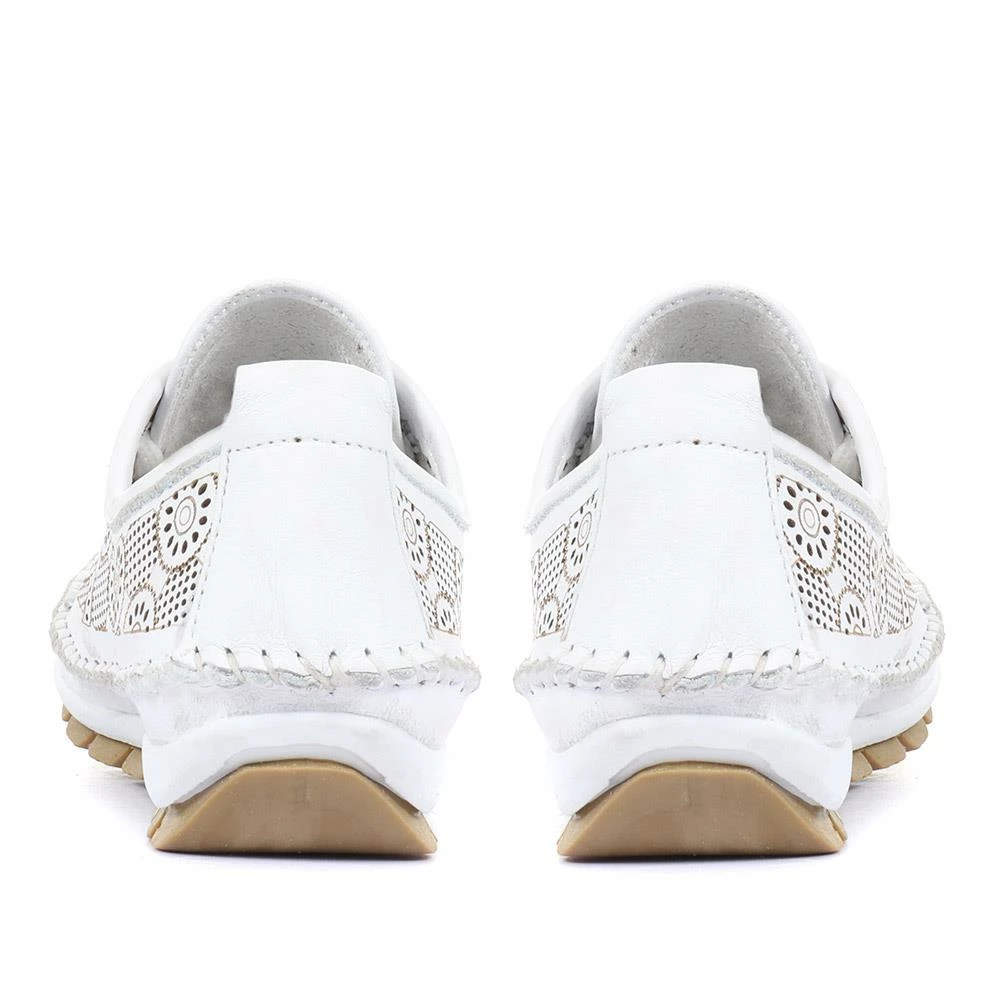 Pavers Wide Fit Leather-Lace Up Sneakers / 320 597 20 Pavers Wide Fit Leather-Lace Up Sneakers / 320 597