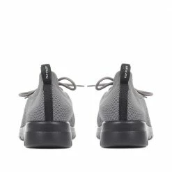 Fly Flot Lace-Up Sneakers / 318 572 33 Fly Flot Lace-Up Sneakers / 318 572