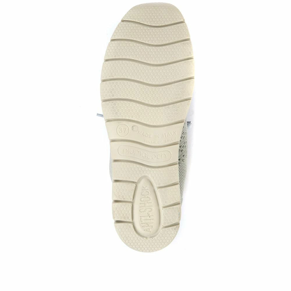 Fly Flot Lace-Up Sneakers / 318 572 18 Fly Flot Lace-Up Sneakers / 318 572