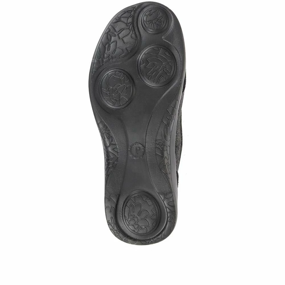 Pavers Wide Fit Slip-On Trainer Pumps - BRK33049 / 320 627 8 Pavers Wide Fit Slip-On Trainer Pumps - BRK33049 / 320 627