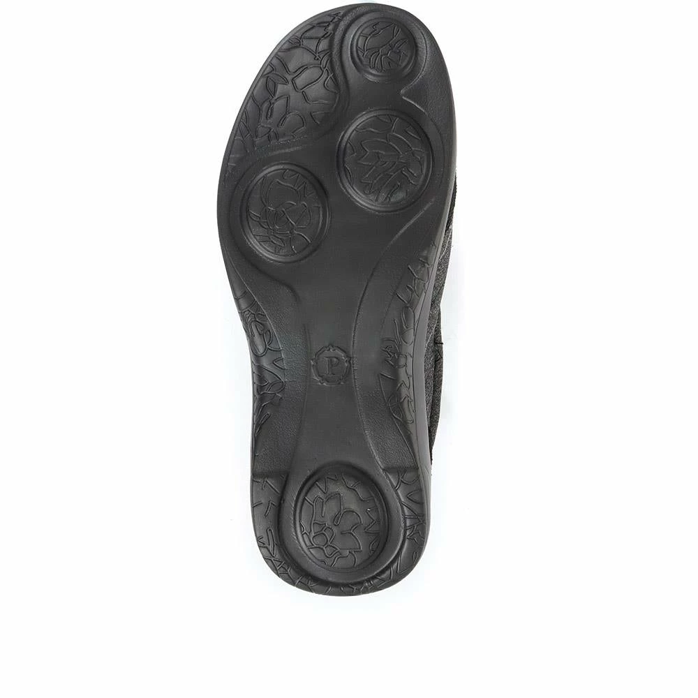 Pavers Shoes Wide Fit Bungee Trainer Pumps - BRK33051 / 320 628 12 Pavers Shoes Wide Fit Bungee Trainer Pumps - BRK33051 / 320 628