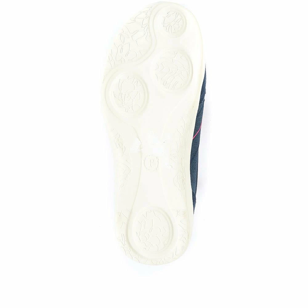 Pavers Shoes Wide Fit Bungee Trainer Pumps - BRK33051 / 320 628 24 Pavers Shoes Wide Fit Bungee Trainer Pumps - BRK33051 / 320 628