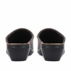 Fly Flot Shoes Red Embroidered Mule Clogs - FLY34047 / 320 223 / 320 223