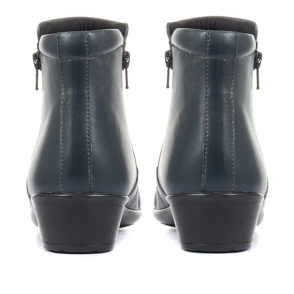 Pavers Women's Sleek Leather Ankle Boots - KF34007 / 320 900 / 320 900 Wide Fit 18 Pavers Women's Sleek Leather Ankle Boots - KF34007 / 320 900 / 320 900 Wide Fit