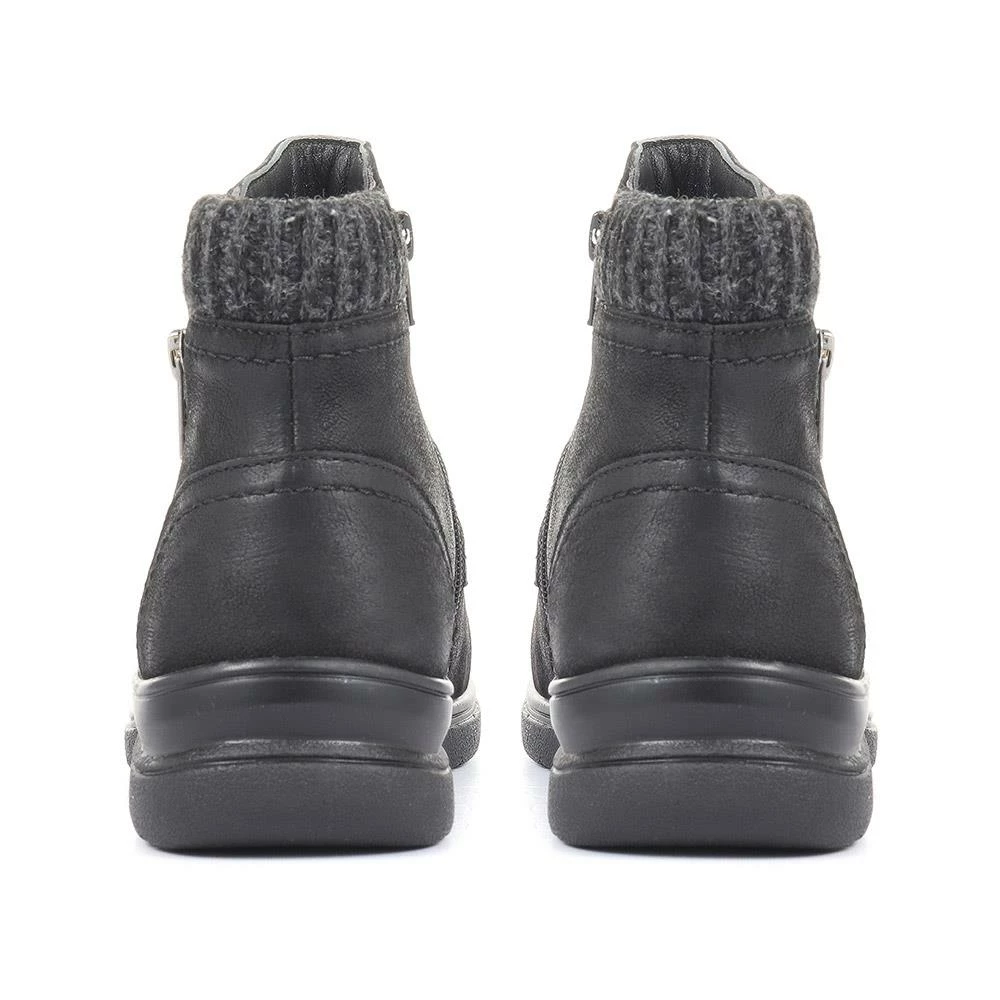 Pavers Wide Fit Leather Ankle Boot - KF34009 / 320 897 5 Pavers Wide Fit Leather Ankle Boot - KF34009 / 320 897