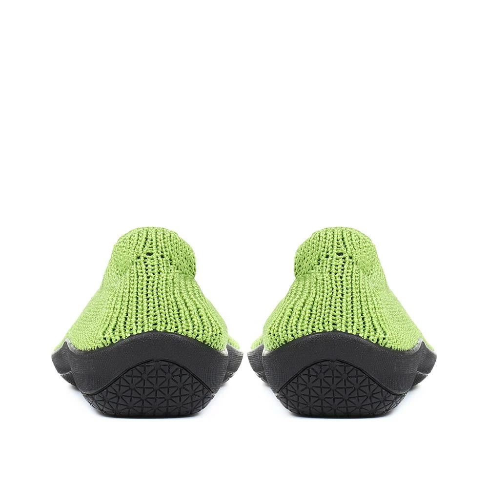 Pavers Stretch Fit Slippers - PLU1501 / 125 054 Wide Fit 37 Pavers Stretch Fit Slippers - PLU1501 / 125 054 Wide Fit