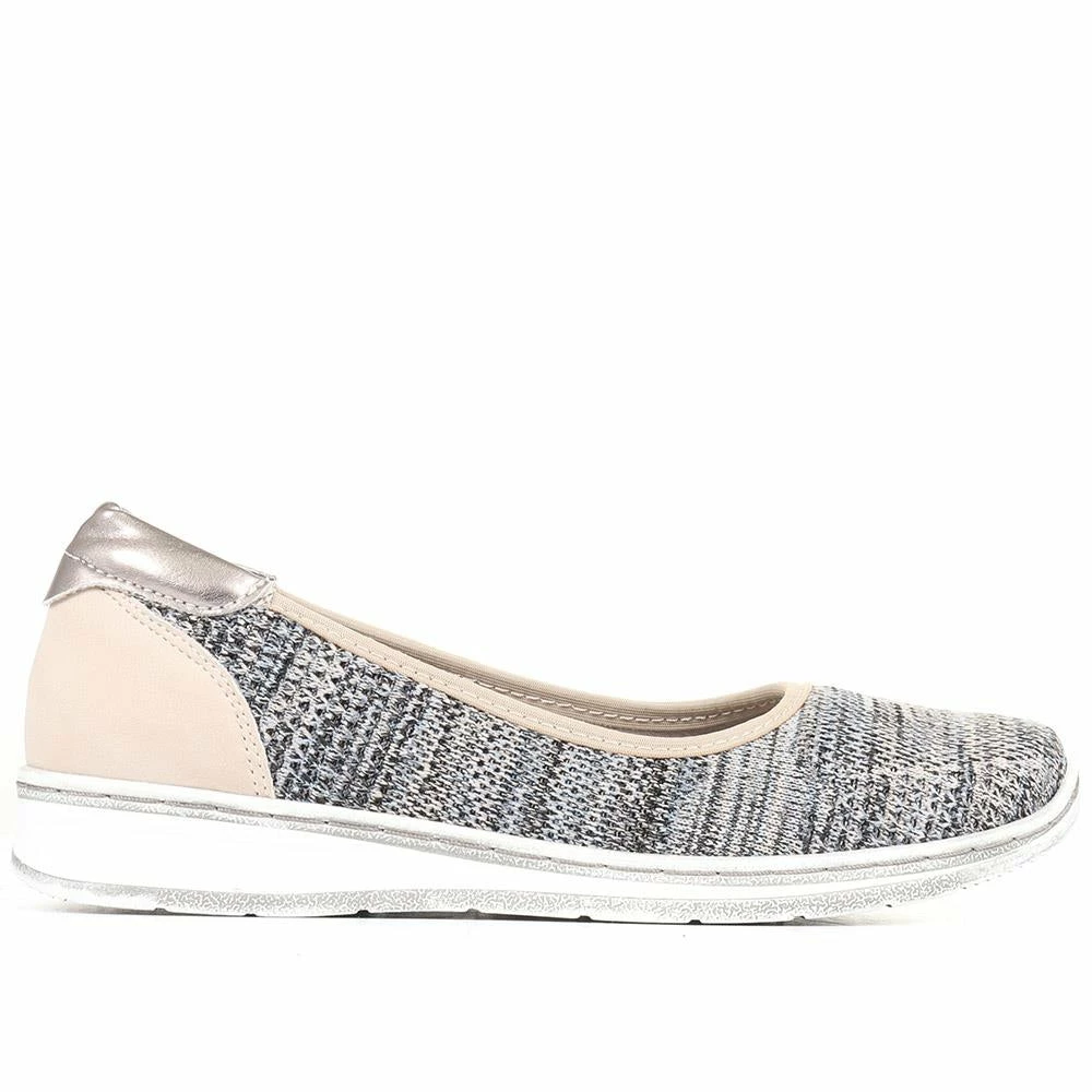 Pavers Wide Fit Ladies' Round Toe Pump / 319 891 13 Pavers Wide Fit Ladies' Round Toe Pump / 319 891