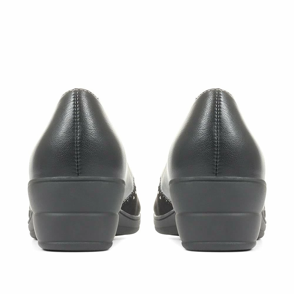 Pavers Low Wedge Slip On Shoes - WOIL35013 / 321 714 5 Pavers Low Wedge Slip On Shoes - WOIL35013 / 321 714